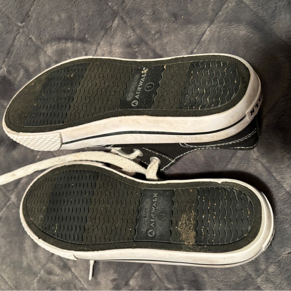 Airwalk casual sneakers- size 1 - Picture 2 of 2